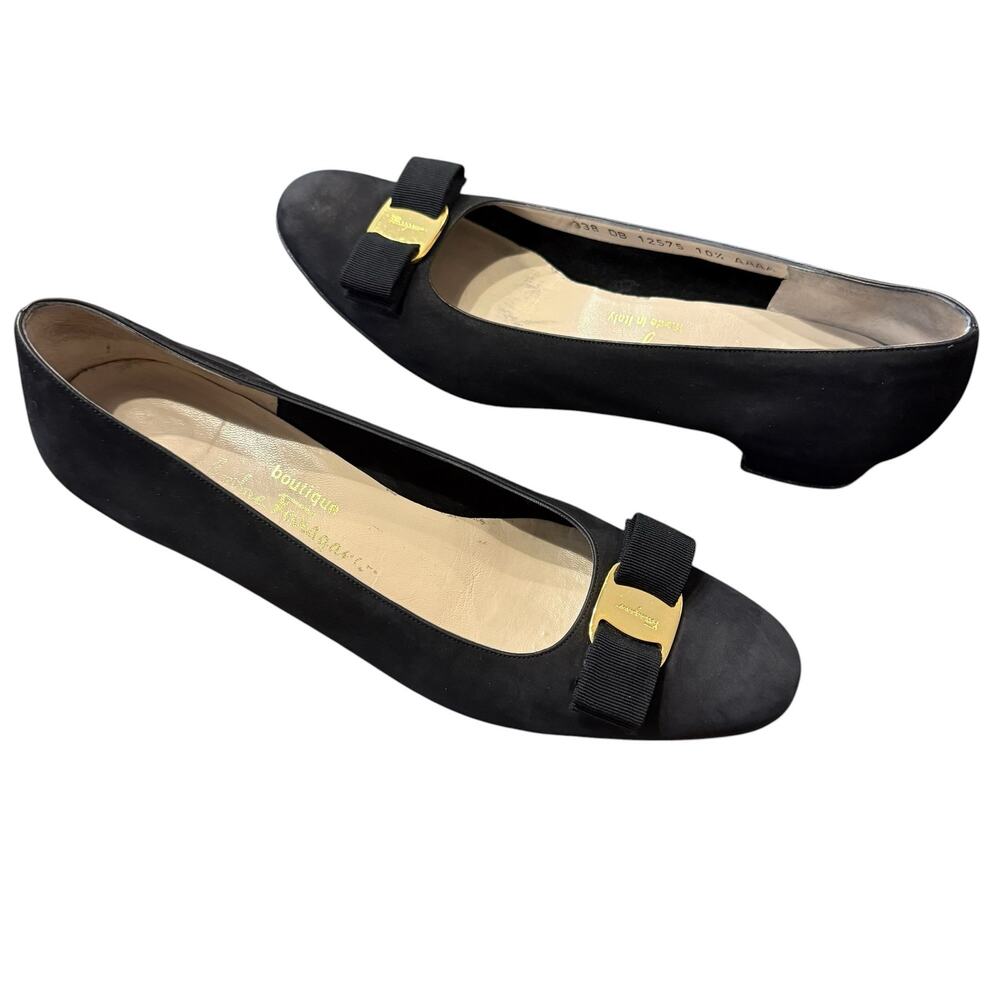 Farragamo classic vintage black suede vara bow kitten heel flat, Size 10.5 AAAA